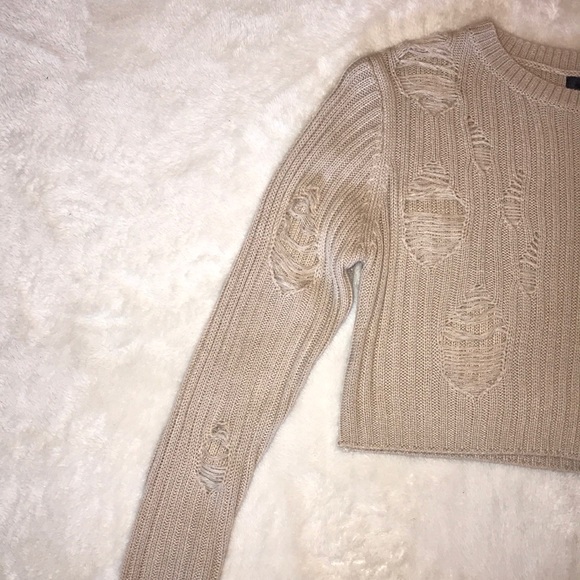 Hera Collection Distressed Crop Sweater - Picture 2 of 5